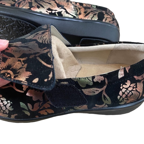 Alegria Lauryn Regal Gold Copper Floral Print Clog Shoes Back - Picture 7 of 7